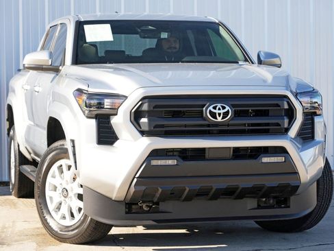 Used 2024 Toyota Tacoma SR5 image 2