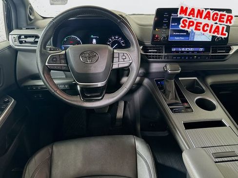 Used 2023 Toyota Sienna XLE Woodland Edition AWD/4WD image 26