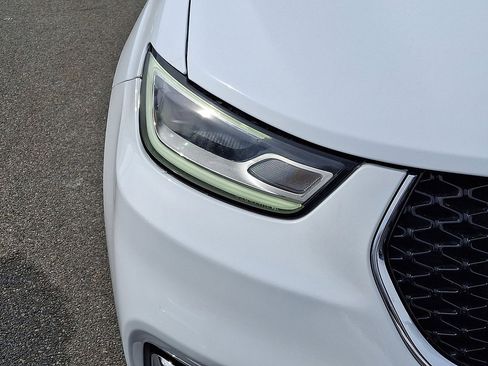 Certified 2022 Chrysler Pacifica Touring-L image 28