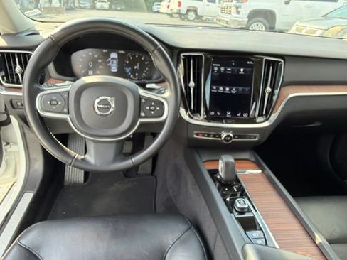 Used 2022 Volvo S60 B5 Momentum AWD/4WD image 20
