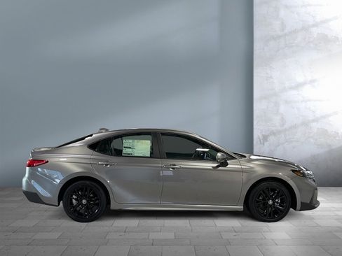 New 2026 Toyota Camry SE image 7