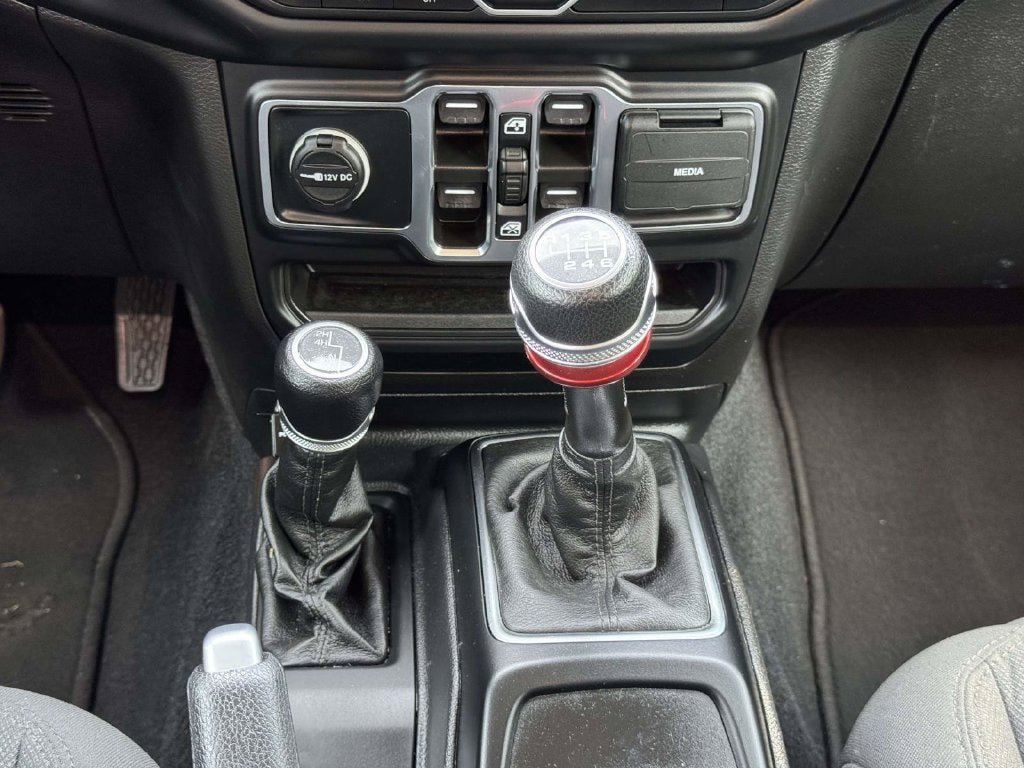 Used 2022 Jeep Wrangler Unlimited Sport AWD/4WD image 8