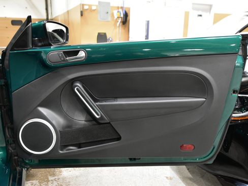 Used 2018 Volkswagen Beetle 2.0T image 41