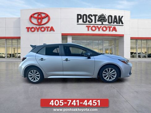 Used 2026 Toyota Corolla SE FWD image 6