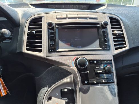 Used 2013 Toyota Venza LE AWD/4WD image 25