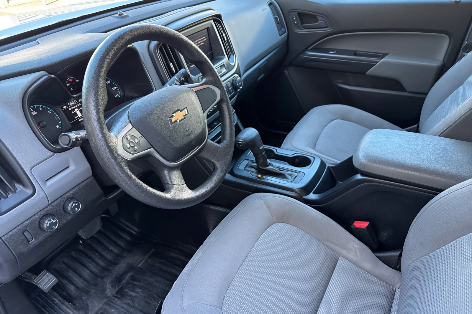 Used 2020 Chevrolet Colorado W/T w/ WT Convenience Package AWD/4WD image 10