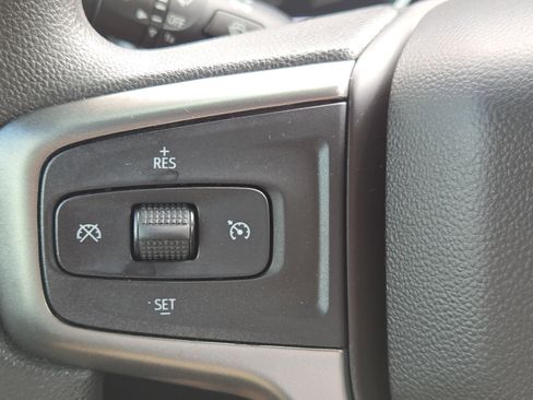 Used 2020 Chevrolet Silverado 1500 LT AWD/4WD image 23