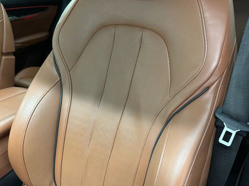 Used 2019 BMW X6 xDrive50i w/ M Sport Package image 33