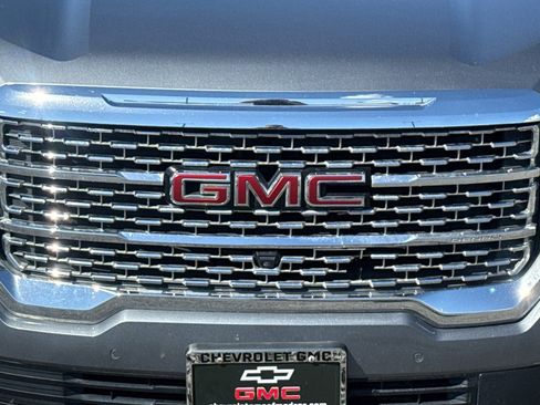 Used 2022 GMC Acadia Denali w/ Denali Ultimate Package AWD/4WD image 50