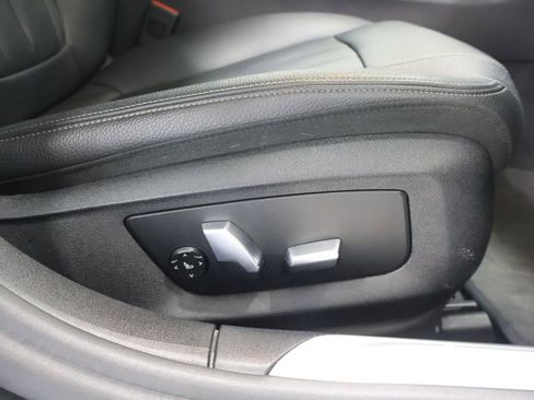 Used 2018 BMW 740i RWD image 22