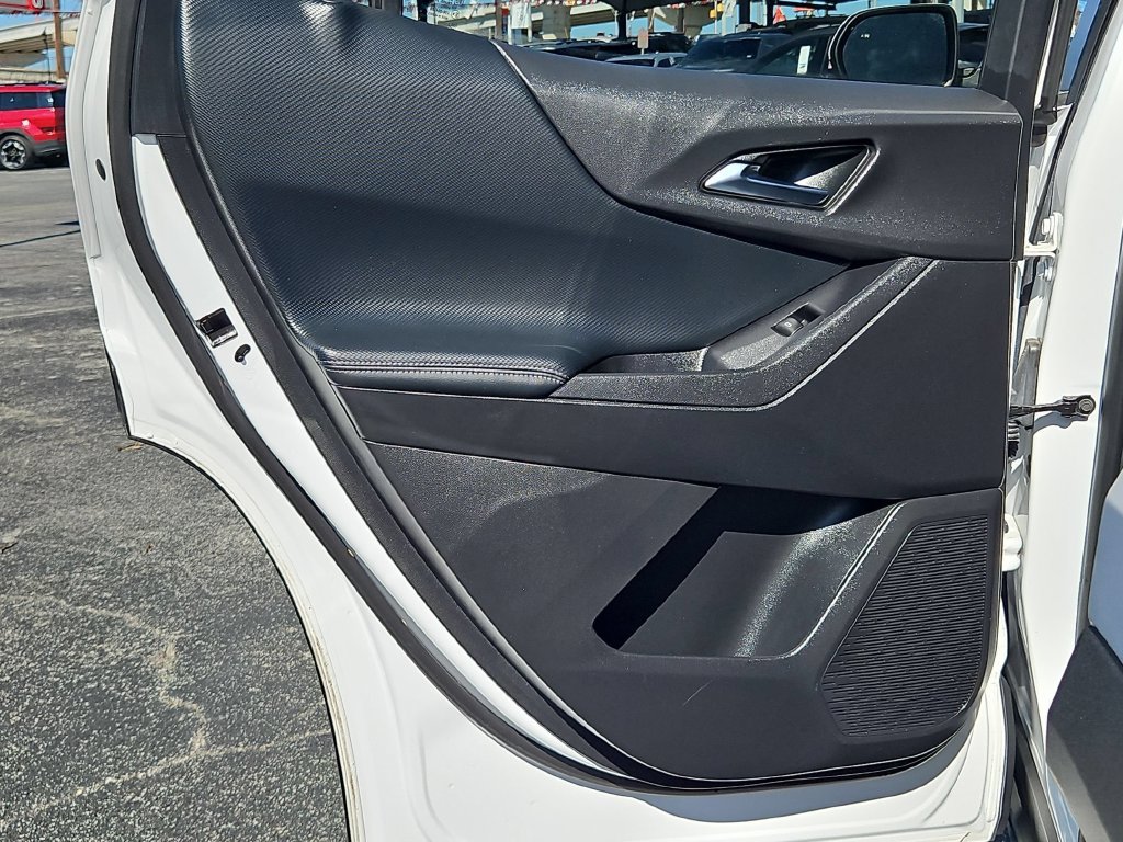 Used 2026 Chevrolet Equinox LT FWD image 25