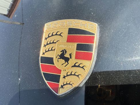 Used 2000 Porsche 911 Carrera 4 image 41