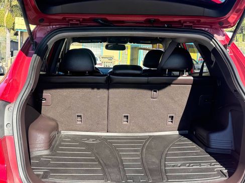 Used 2011 Hyundai Tucson GLS w/ Navigation Pkg 2 FWD image 12