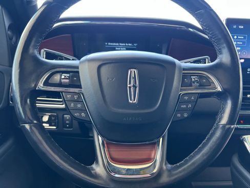 Used 2023 Lincoln Navigator Reserve image 24