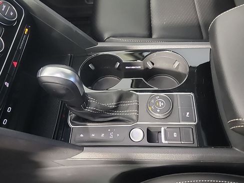 Used 2022 Volkswagen Atlas SEL R-Line image 32