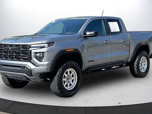 Used 2023 GMC Canyon AT4 w/ AT4 Premium Package AWD/4WD image 4