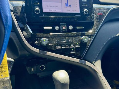 Used 2023 Toyota Camry LE image 18