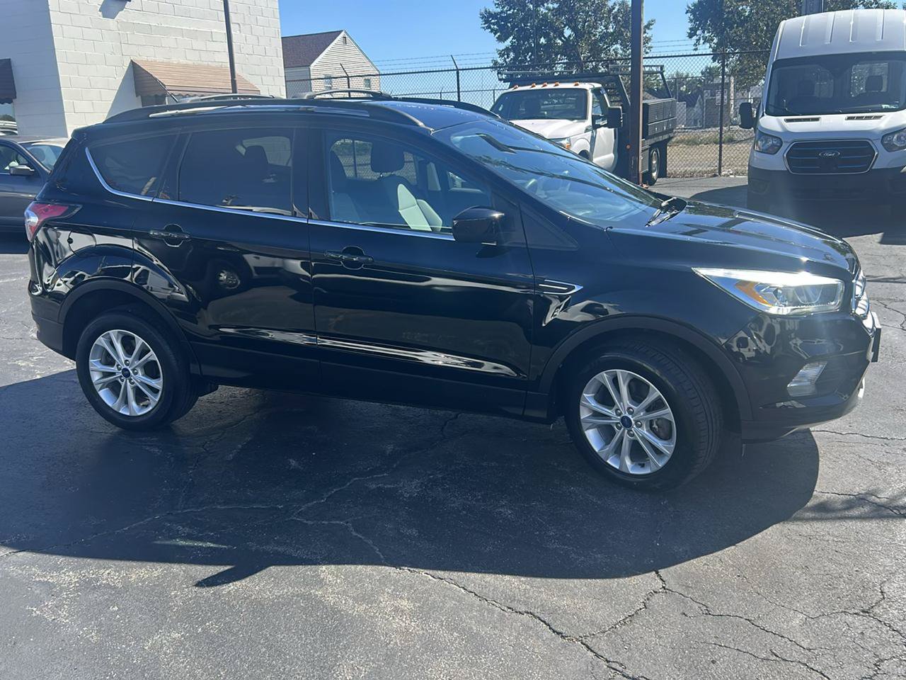 Used 2017 Ford Escape SE w/ Equipment Group 201A AWD/4WD image 8