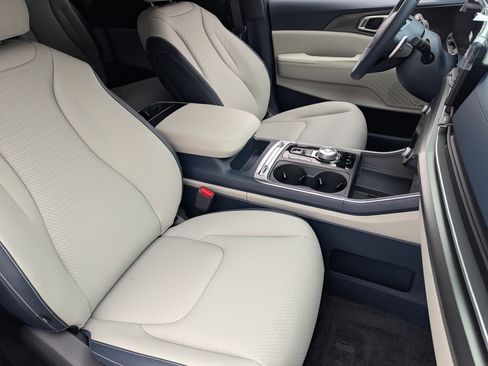 New 2026 Kia Carnival SX Prestige FWD image 8