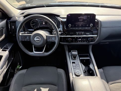 Used 2025 Nissan Pathfinder SV AWD/4WD image 11
