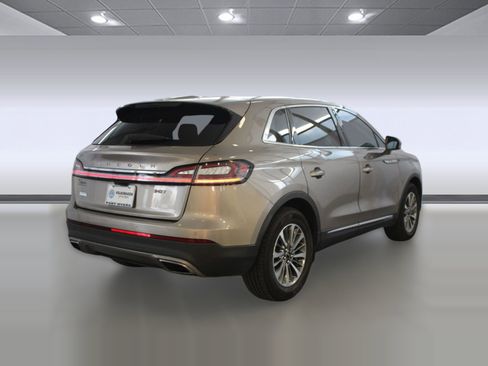 Used 2020 Lincoln Nautilus FWD w/ Equipment Group 101A image 8