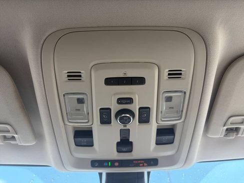 Used 2021 GMC Yukon Denali AWD/4WD image 12