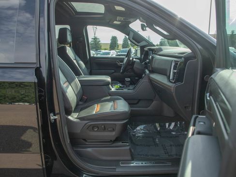 Used 2024 GMC Sierra 1500 AT4 w/ Technology Package AWD/4WD image 11