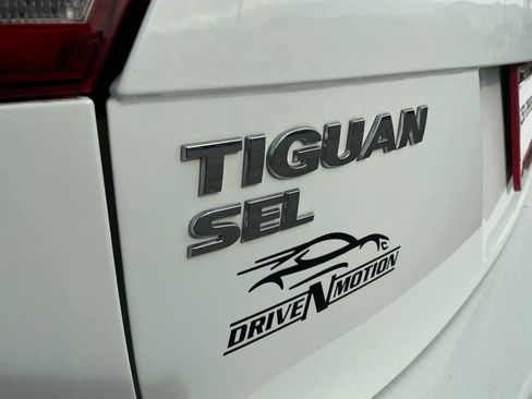 Used 2018 Volkswagen Tiguan SEL w/ 3rd Row Seat Package image 17