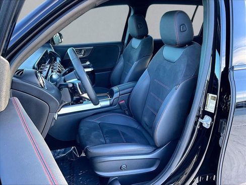 Used 2024 Mercedes-Benz GLB 250 image 27
