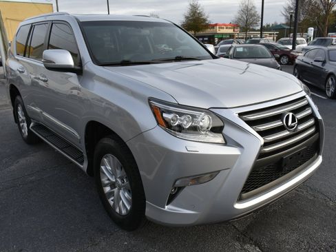 Used 2015 Lexus GX 460 image 4