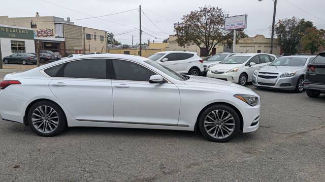 Used 2015 Hyundai Genesis 3.8 RWD image 5