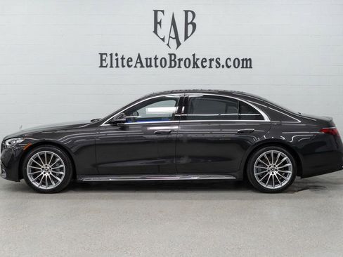 Used 2022 Mercedes-Benz S 500 4MATIC w/ AMG Line Package image 2
