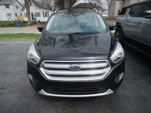 Used 2017 Ford Escape Titanium image 2