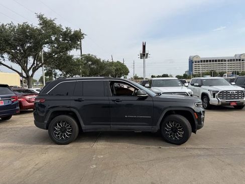 Used 2024 Jeep Grand Cherokee Limited 4xe AWD/4WD image 4