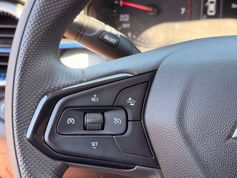 Used 2026 Chevrolet Trax LS FWD image 25