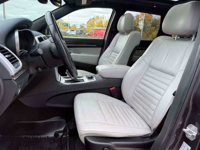 Used 2018 Jeep Grand Cherokee Limited AWD/4WD image 18