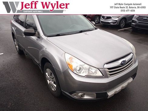 Used 2010 Subaru Outback 2.5i image 1