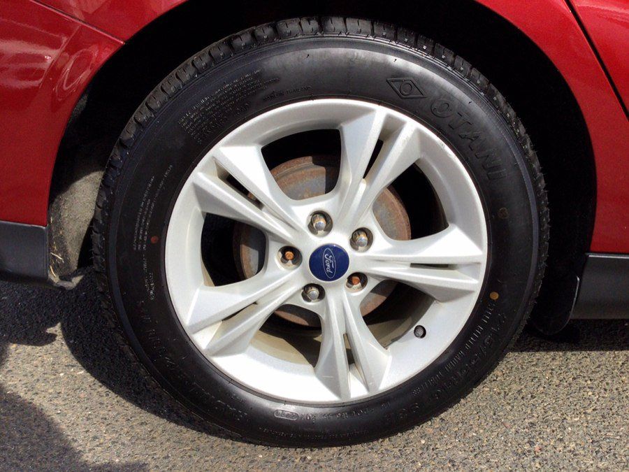 Used 2014 Ford Focus SE FWD image 38