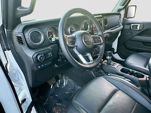 Used 2023 Jeep Wrangler Unlimited Sahara w/ Cold Weather Group image 9