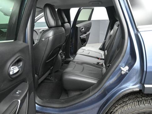 Used 2020 Jeep Cherokee Limited image 27