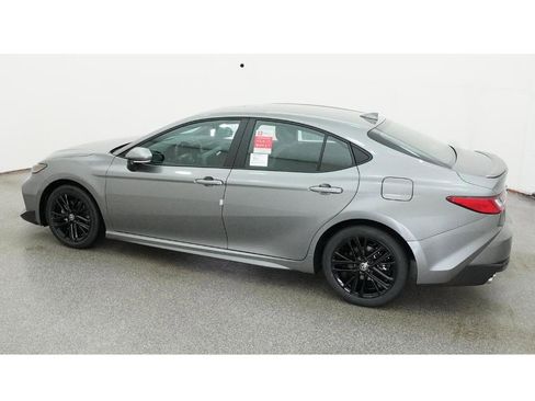 New 2026 Toyota Camry SE image 4