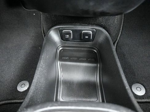 Used 2020 Chrysler Pacifica Touring-L image 27