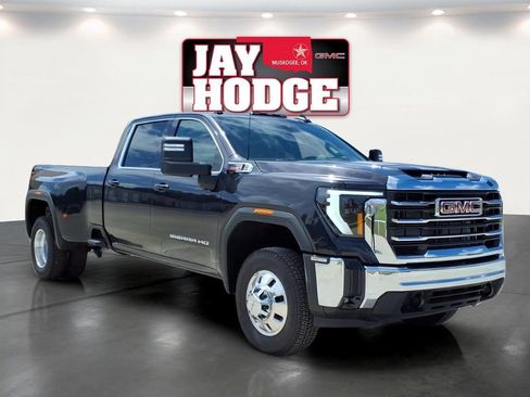 New 2026 GMC Sierra 3500 SLE w/ SLE Value Package AWD/4WD image 1