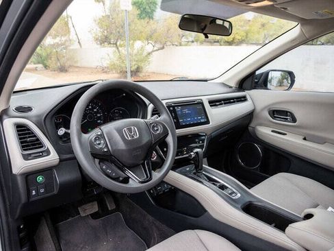 Used 2017 Honda HR-V EX image 9