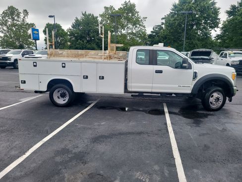 Used 2017 Ford F450 XL AWD/4WD image 2