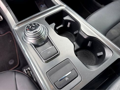 Used 2022 Ford Edge ST-Line image 23