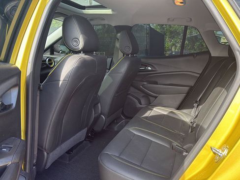 Used 2024 Chevrolet Trax ACTIV w/ Sunroof Package FWD image 10