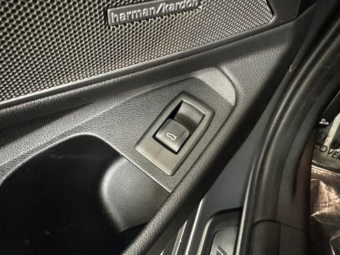 Used 2023 BMW 330i xDrive Sedan w/ M Sport Package image 30