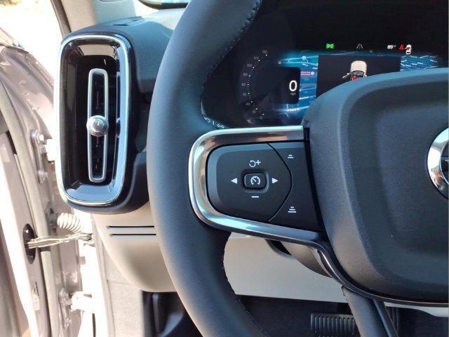 New 2026 Volvo XC40 B5 Plus w/ Protection Package Premier AWD/4WD image 20