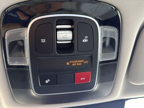 Used 2025 Hyundai Sonata Limited FWD image 25